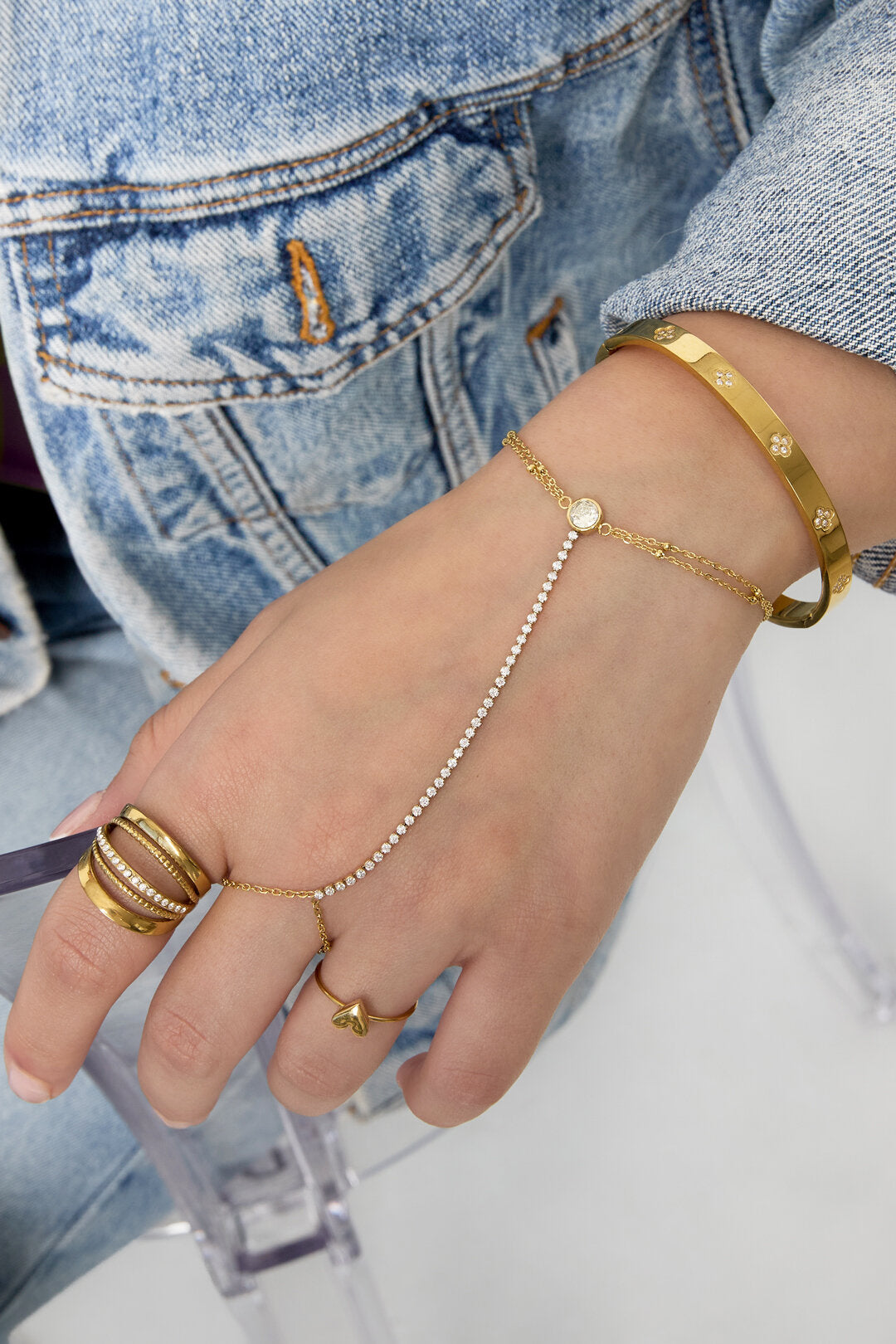 Hand chain met steentjes
