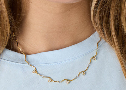 Ketting met zigzag patroon en steentjes