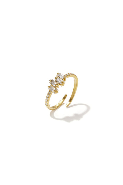 Ring met strass en rechthoekige steentjes